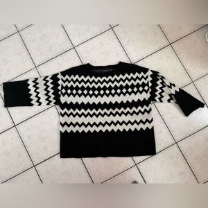 Black and White Chevron Sweater Size 18/20